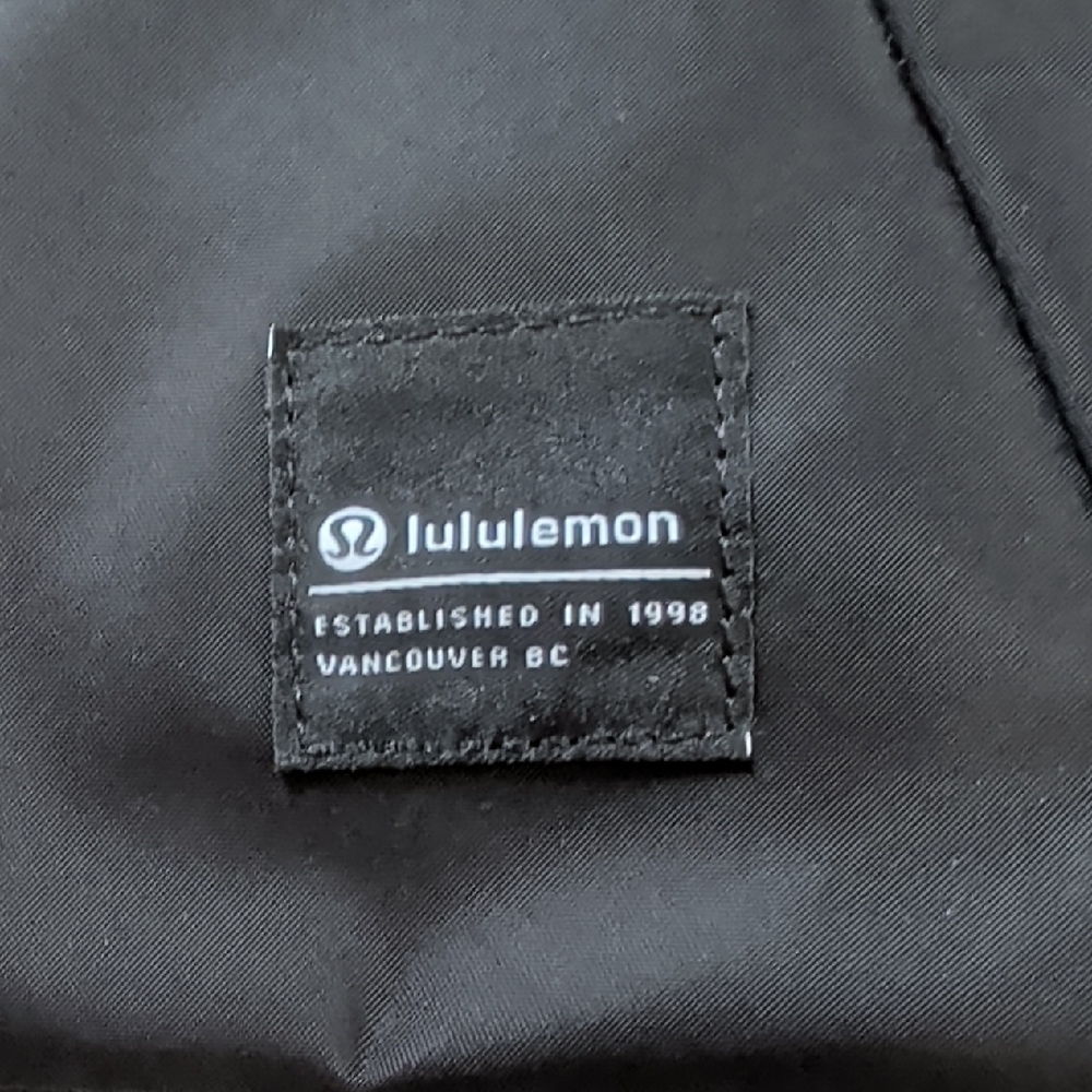 Lululemon All Day Essentials Tote Black NWT - Picture 6 of 13